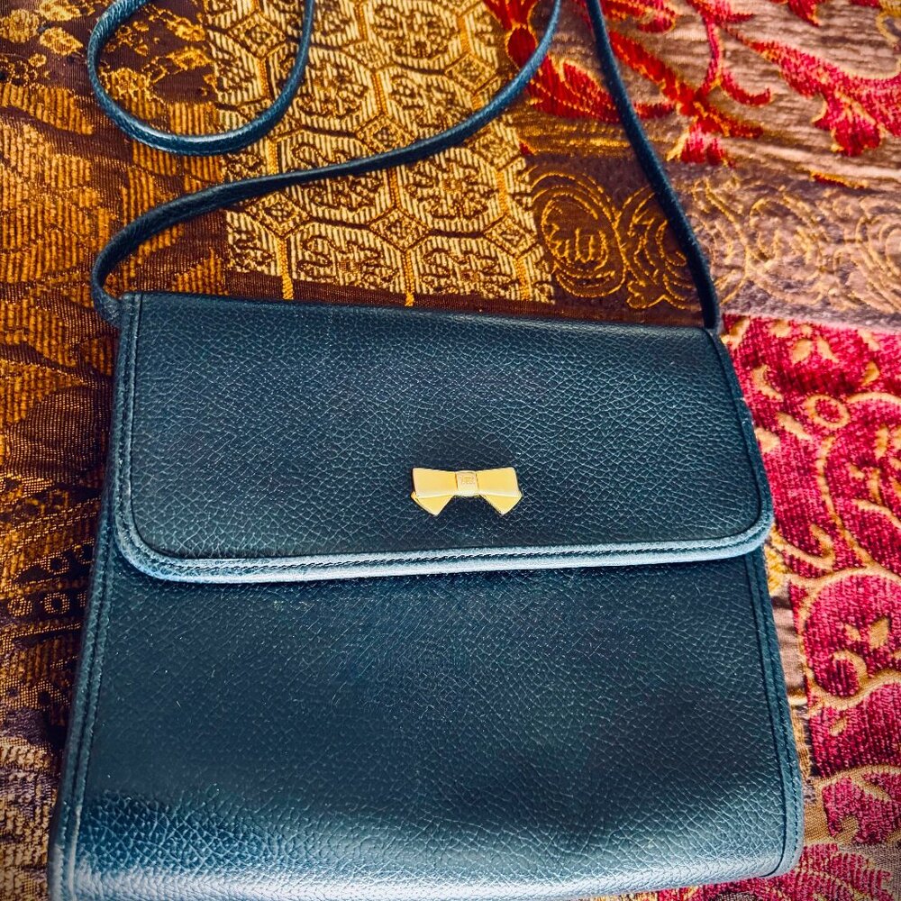 Vintage Nina Ricci shoulder purse